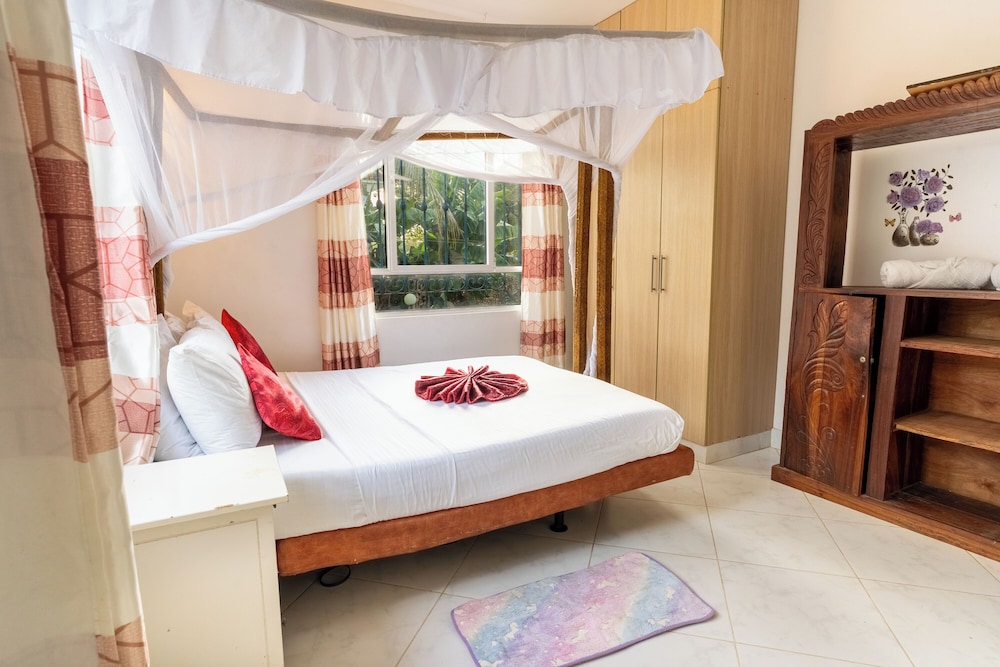 Queens Chateau Boutique Villa 11/50