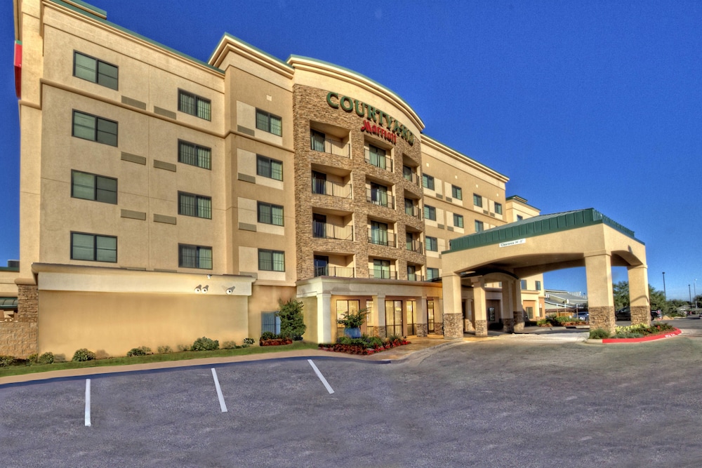 Courtyard By Marriott Midland 3/51