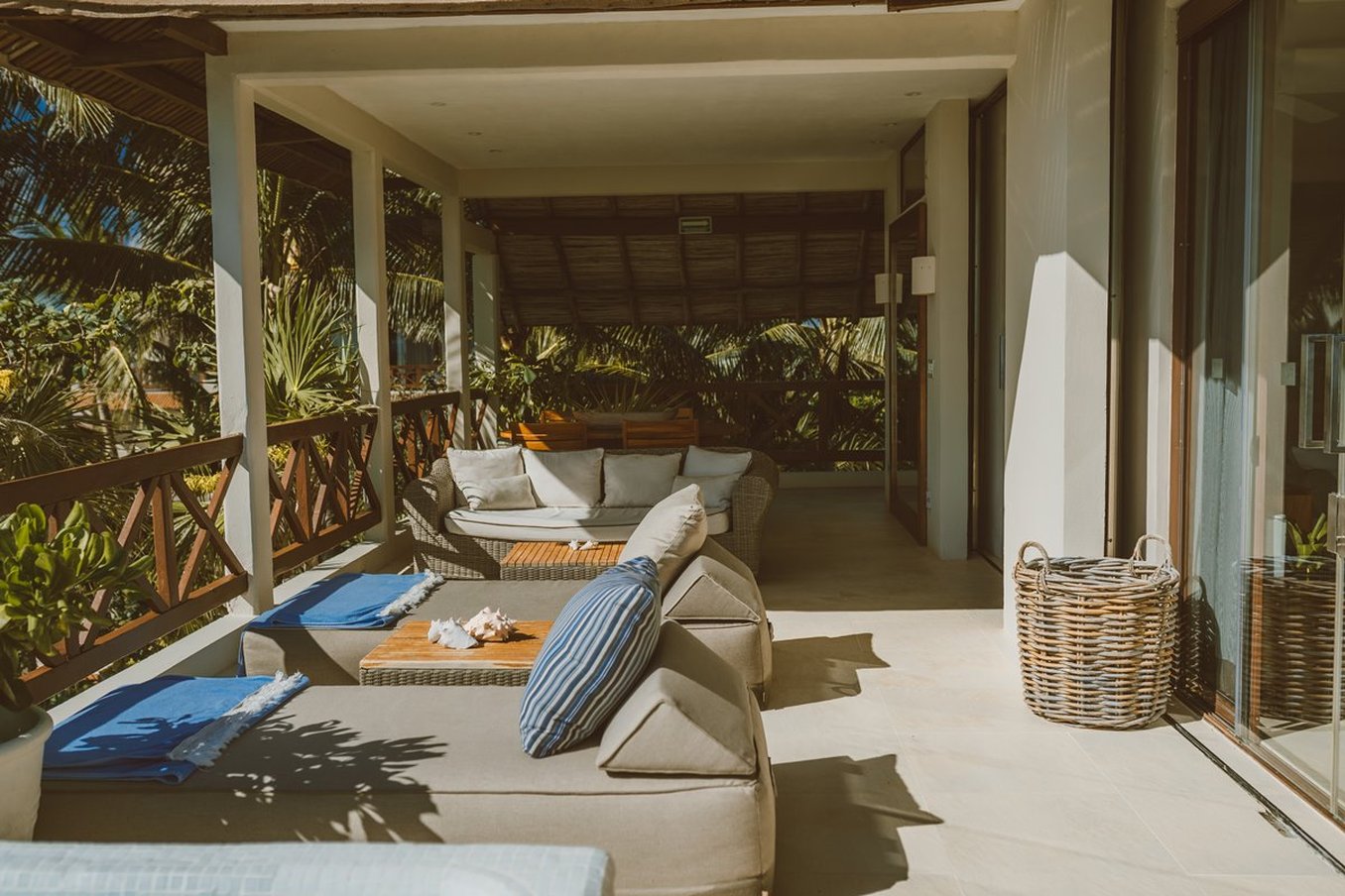 JASHITA HOTEL BOUTIQUE 35/84