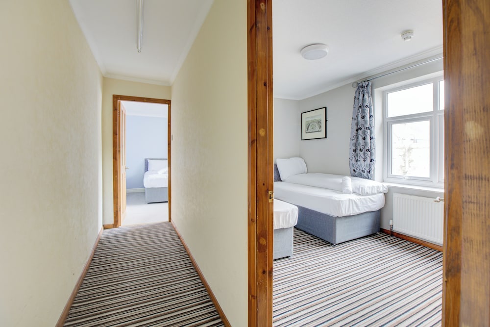 The New Sandringham Court Hotel & Norma Jeans Bar&Brasserie 25/50