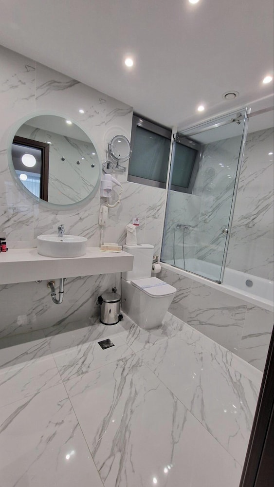 INTERNATIONAL ATENE HOTEL 46/48