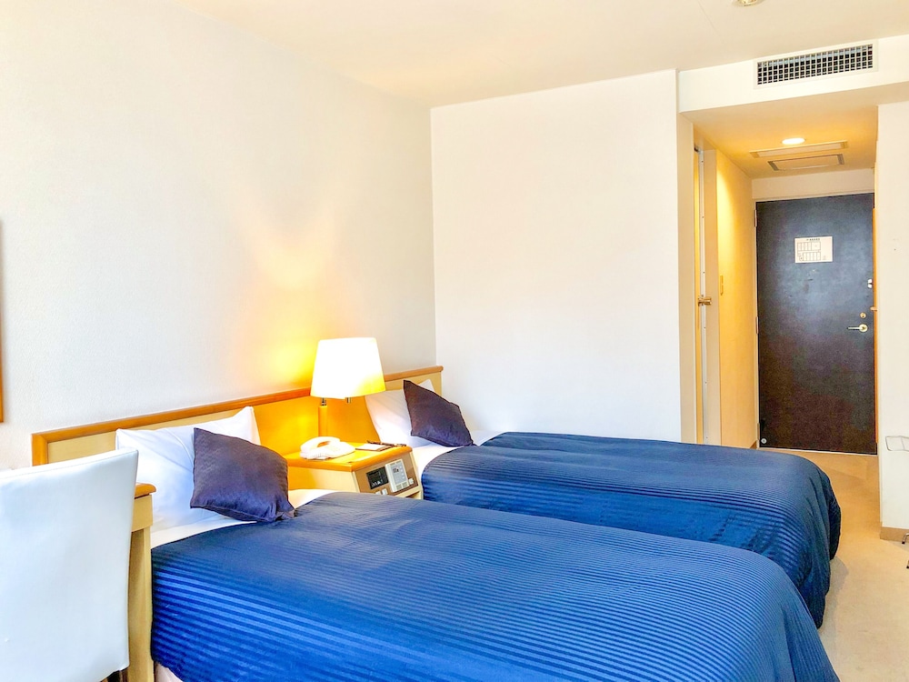 ROOM, TWIN BEDS, SMOKING