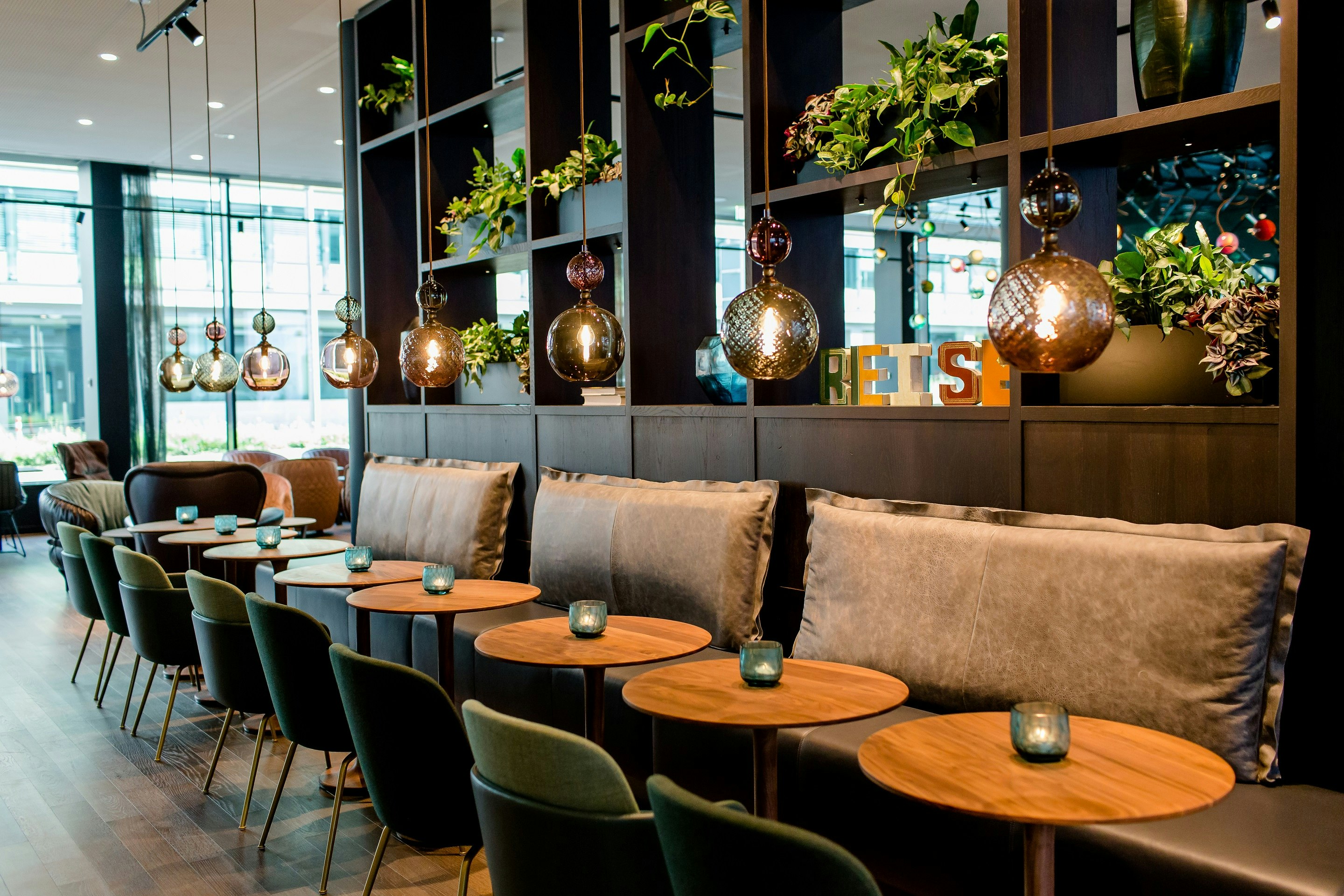 Motel One Stuttgart-Hauptbahnhof 20/35