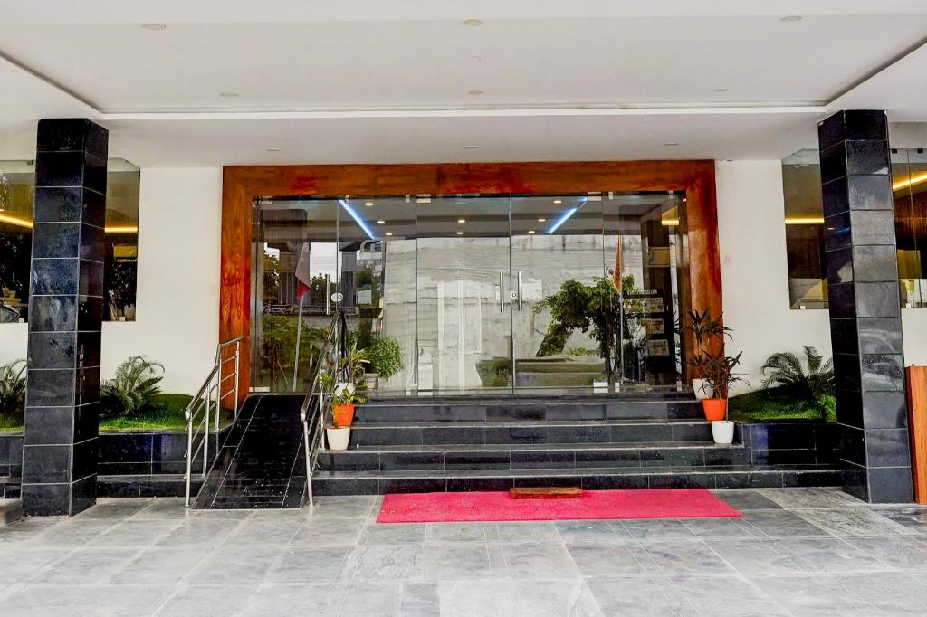 Hotel Grand Orchid 10/38