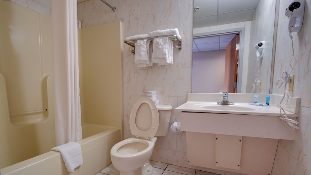 Ocean 1 Hotel and Suites 17/21