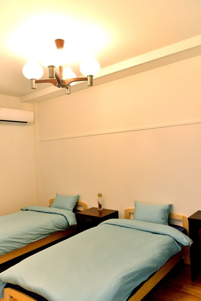 3 BEDROOMS, STANDARD, SINGLE, NO TERRACE
