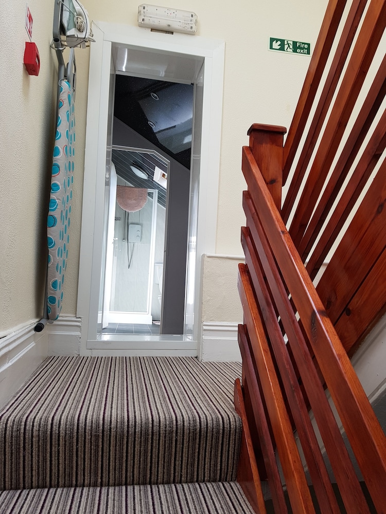 Trentham Private Hotel 29/50