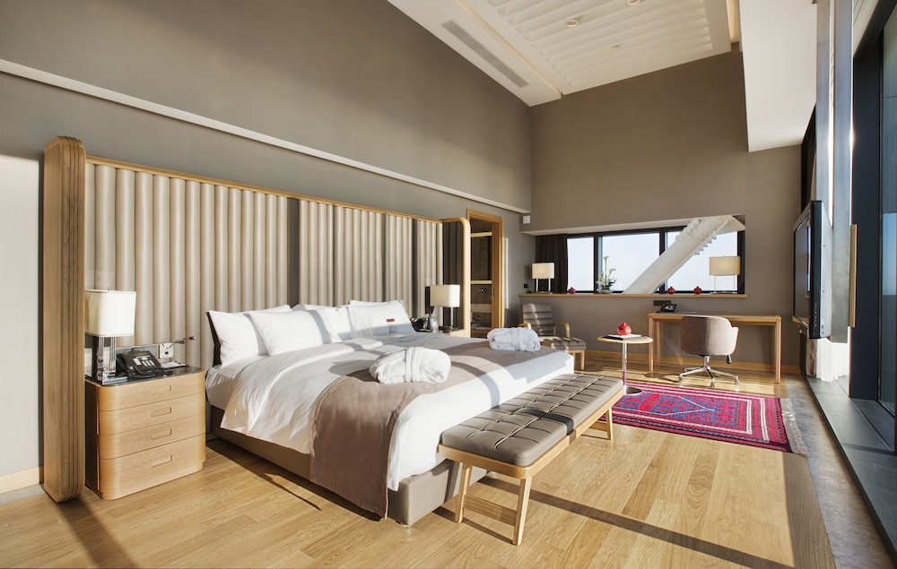 Duplex, Loft, Suite, King Bed