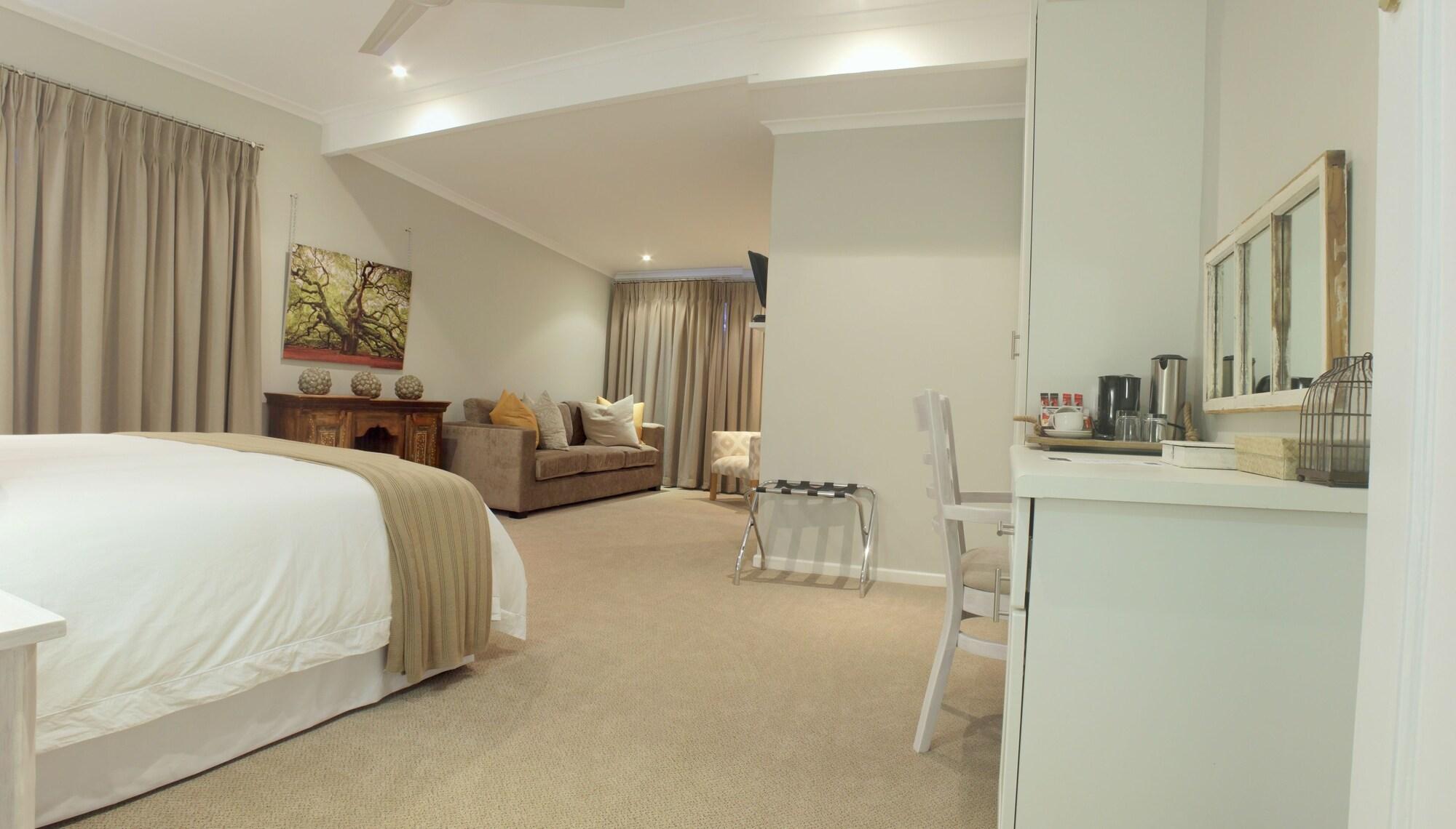Lodge On Main Guest House 15/60