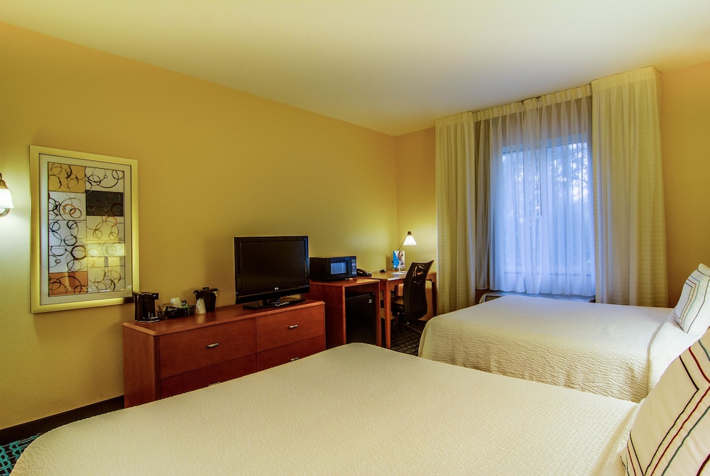 Fairfield Inn & Suites 15/32