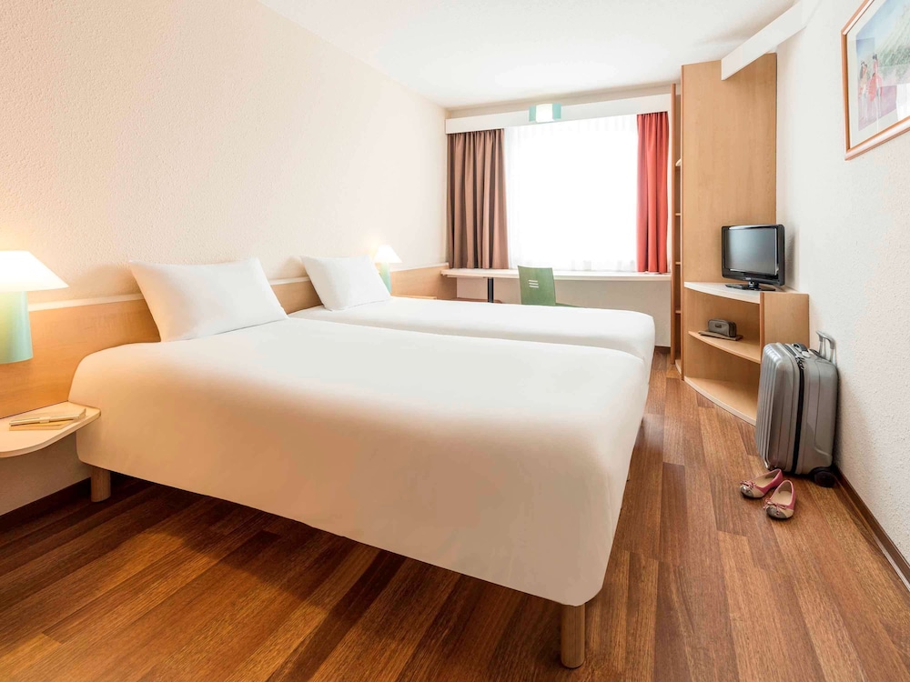 Ibis Munchen Garching 16/49