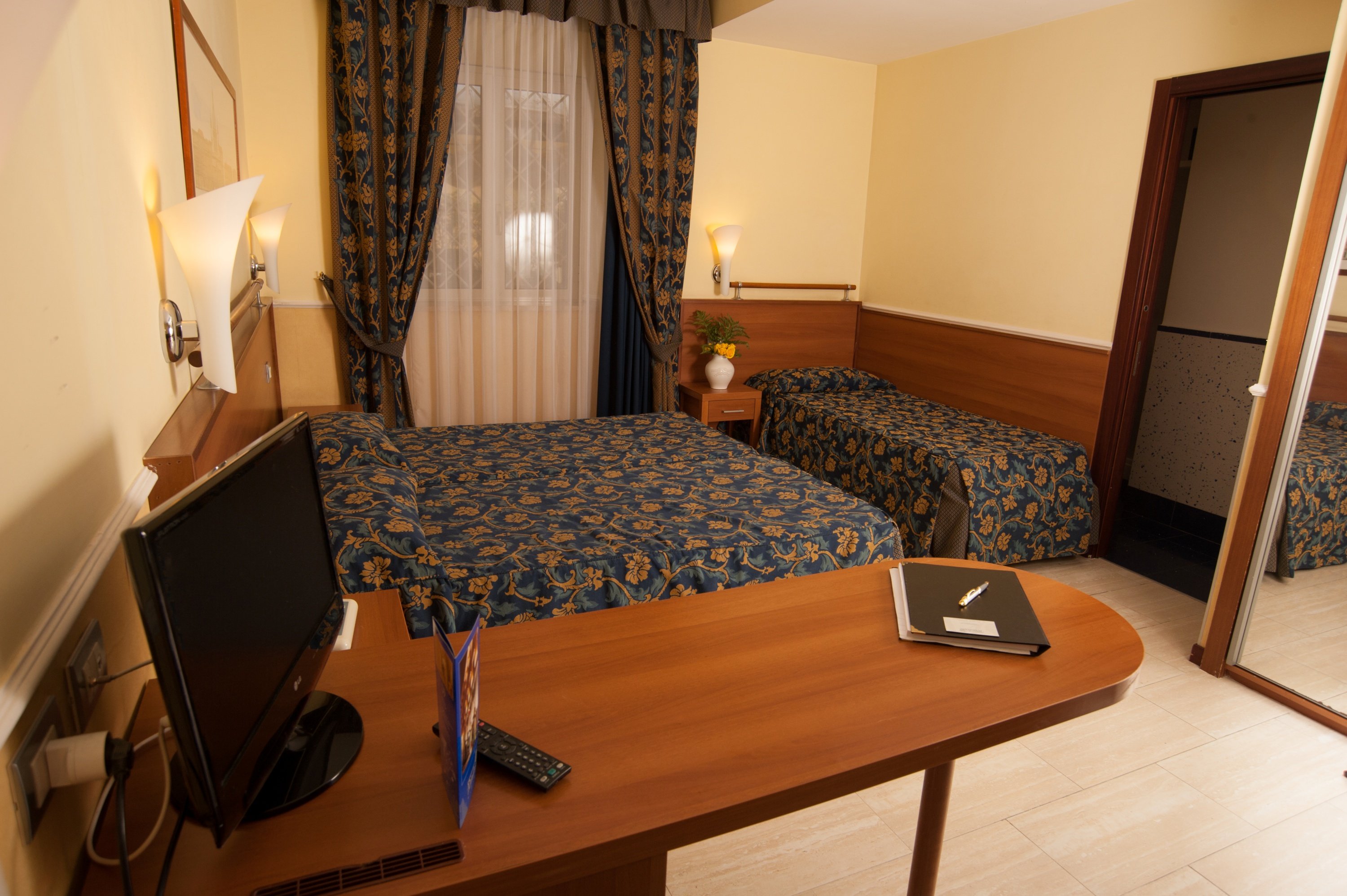 Windrose Hotel 34/46