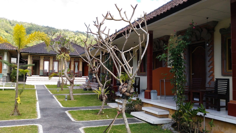 Segara Hotel And Restaurant 31/34