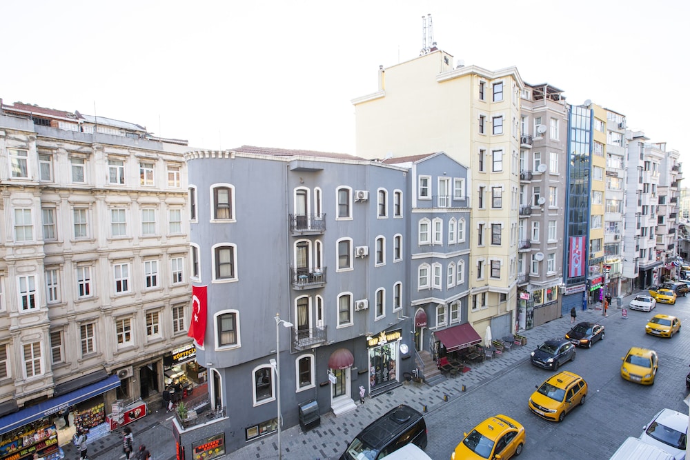 Alemeyn The Taksim Leons Hotel Cafe & Spa 22/28