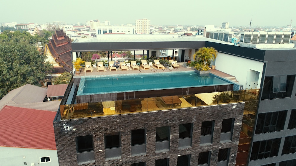 Lao Poet Hotel 9/71