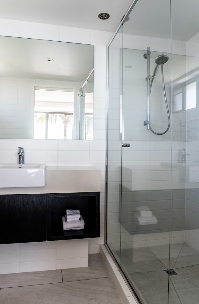 Noosa Pacific Riverfront Resort 49/50