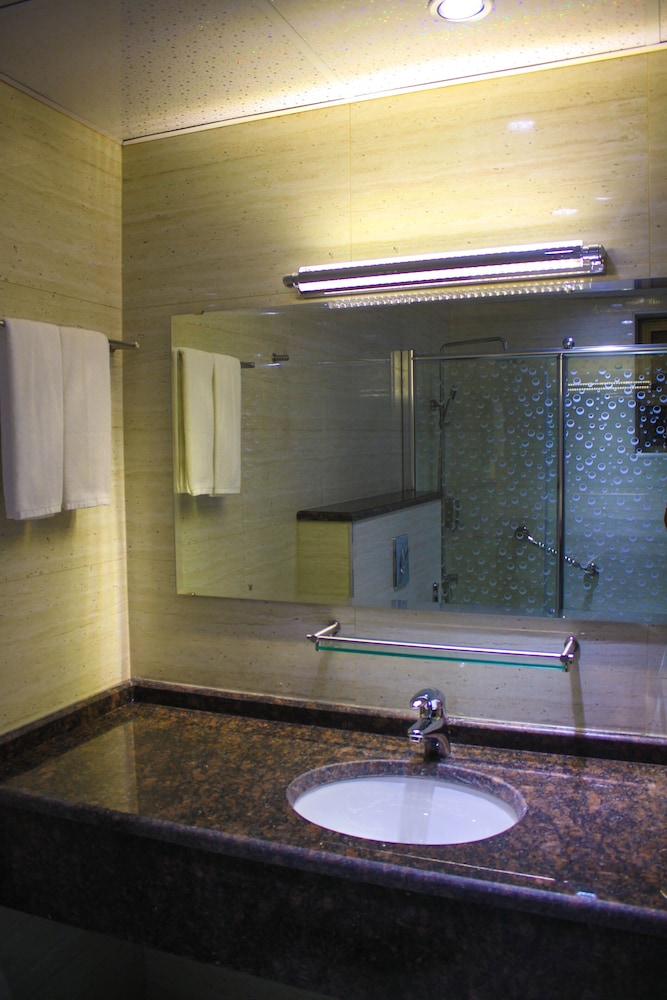 Qaser AlSultan Hotel Suites 40/42