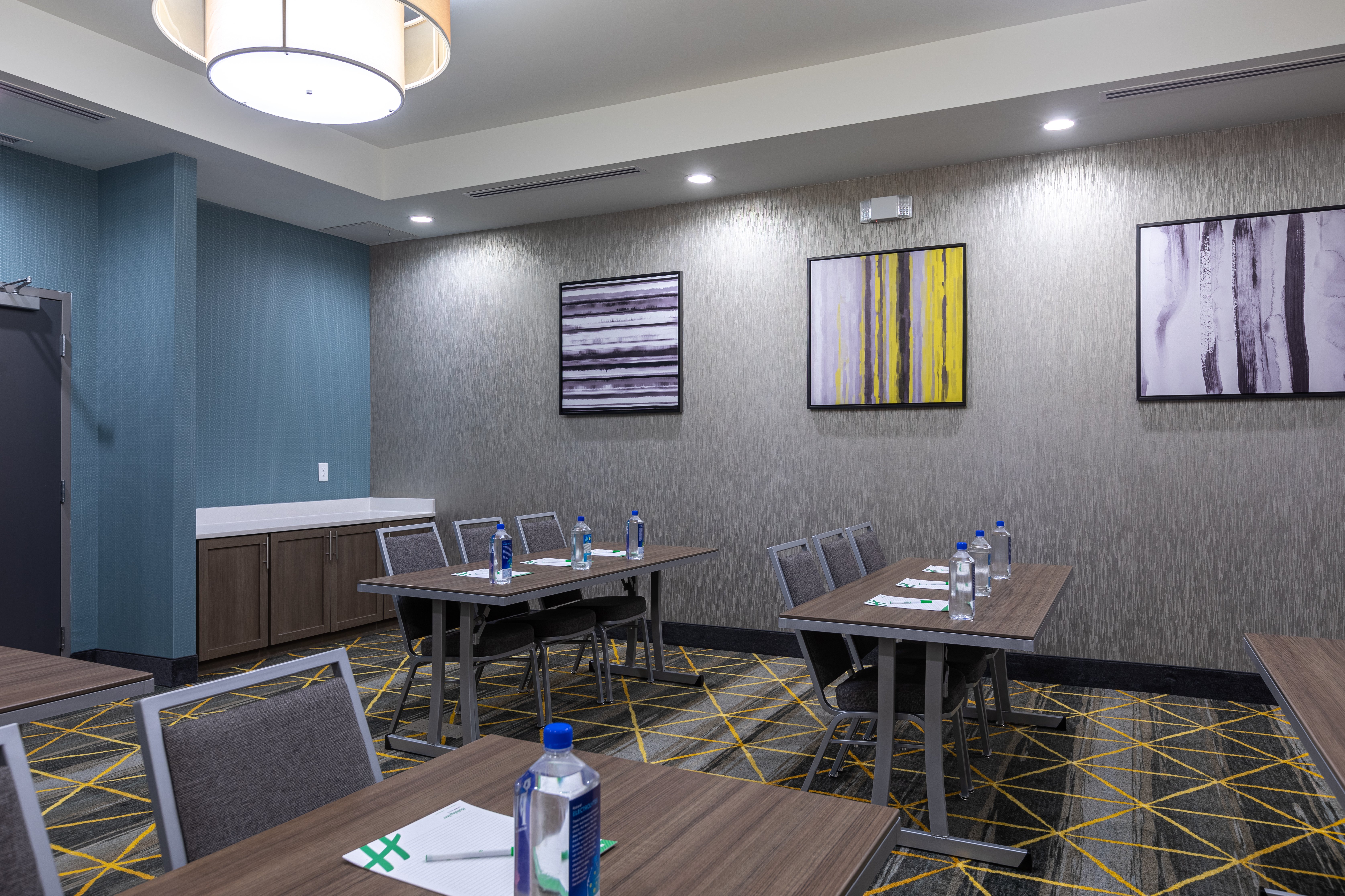 Holiday Inn Woodruff Road 50/53