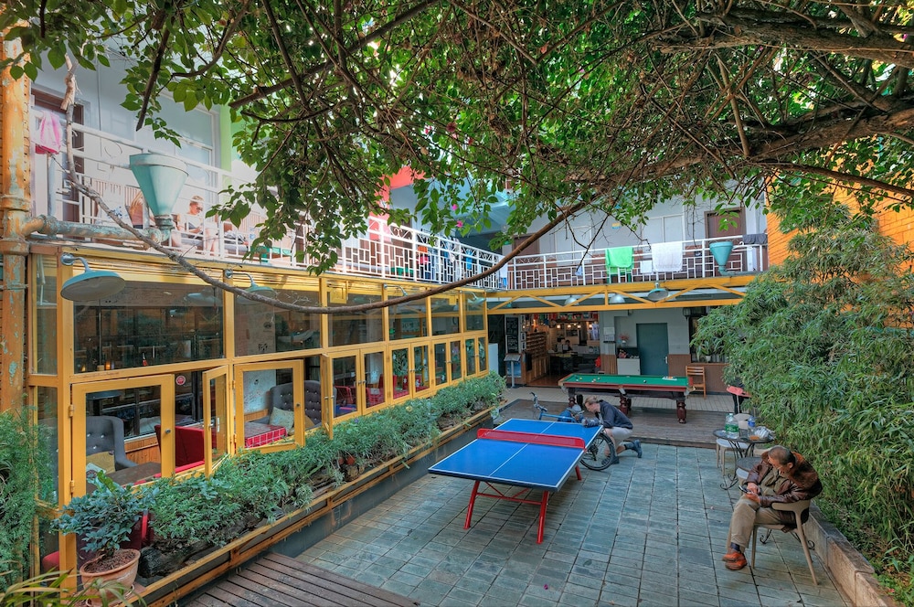 Cloudland International Youth Hostel 8/62