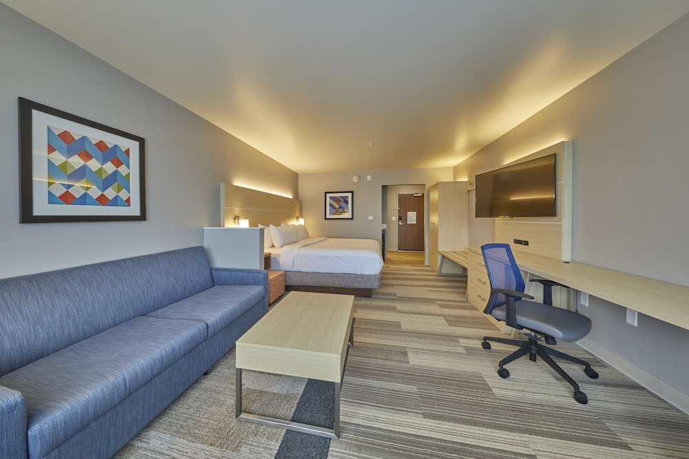 Holiday Inn Express Suites Hermiston Downtown 41/54