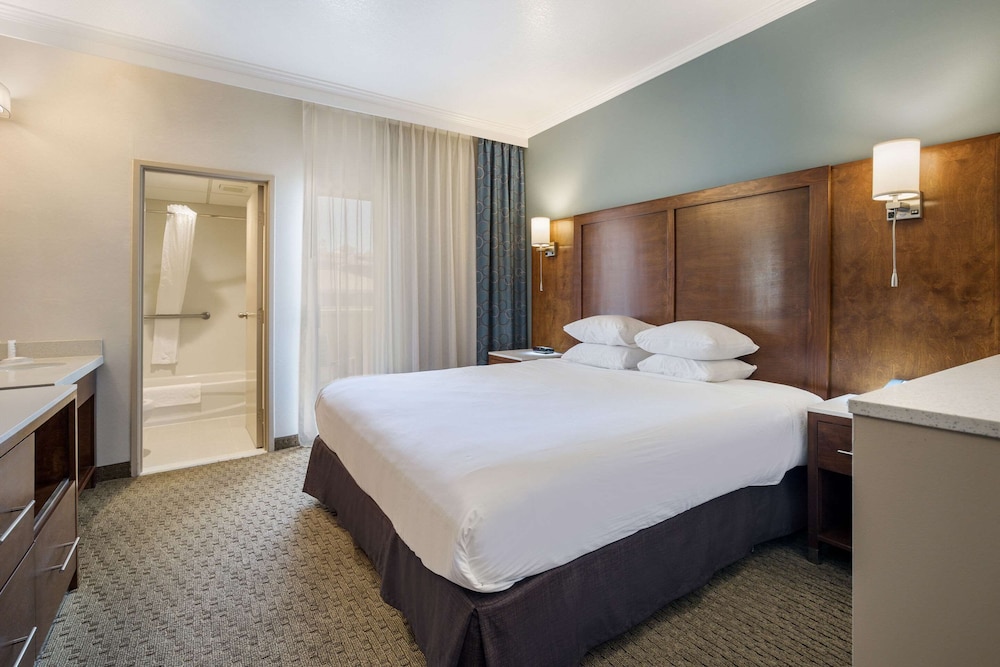 MainStay Suites Orange County John Wayne Airport 12/57