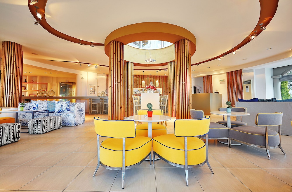 Ilio Mare Beach Hotel by GHH 45/75