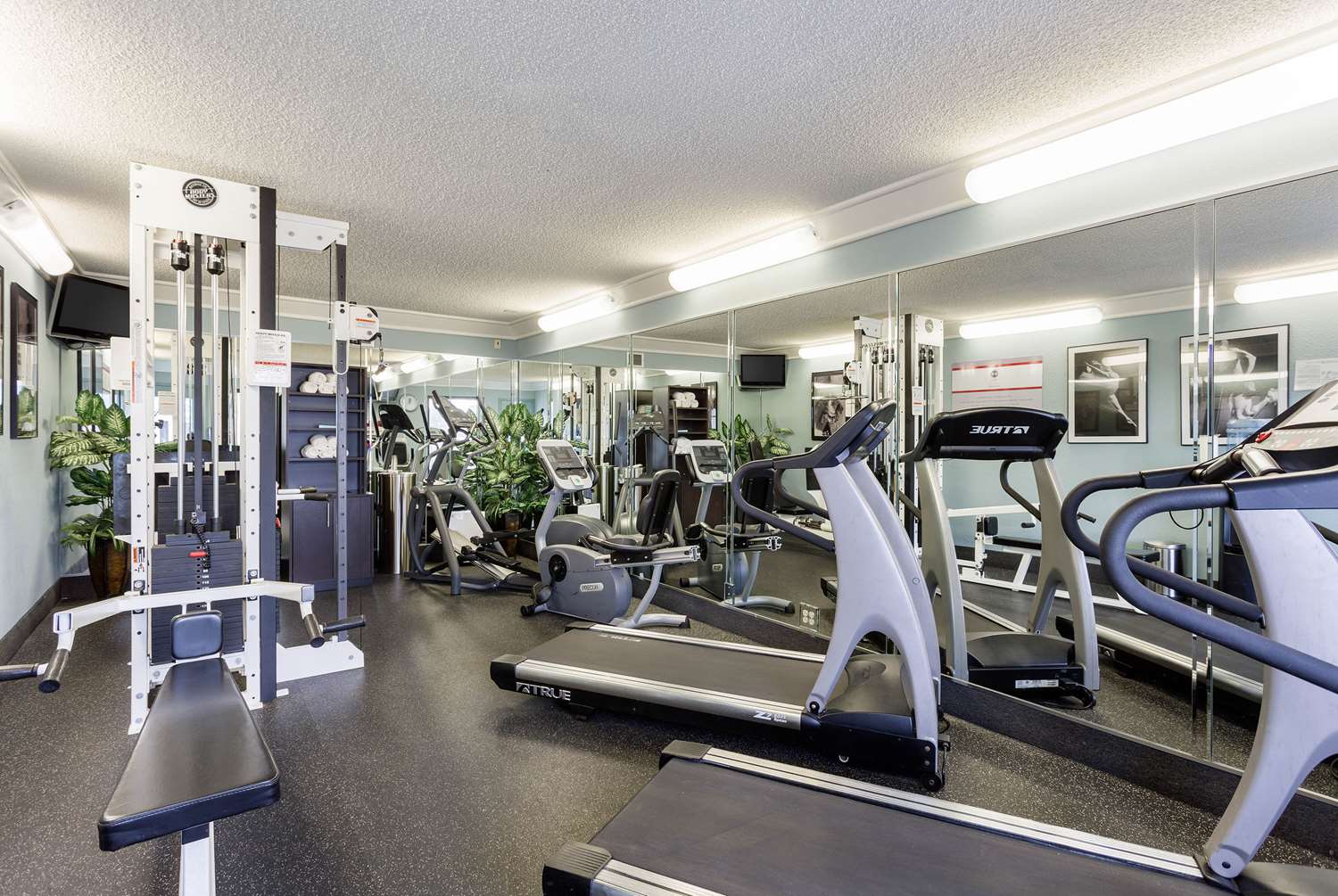 Quality Inn Gulfport I-10 13/23