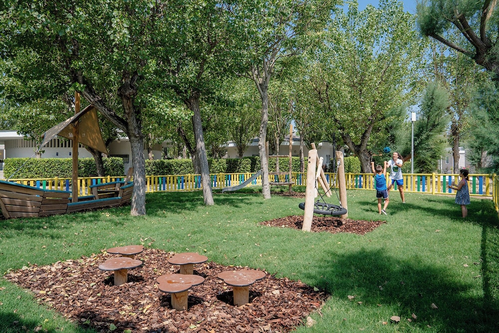 Club del Sole Le Mimose Family Resort 65/75