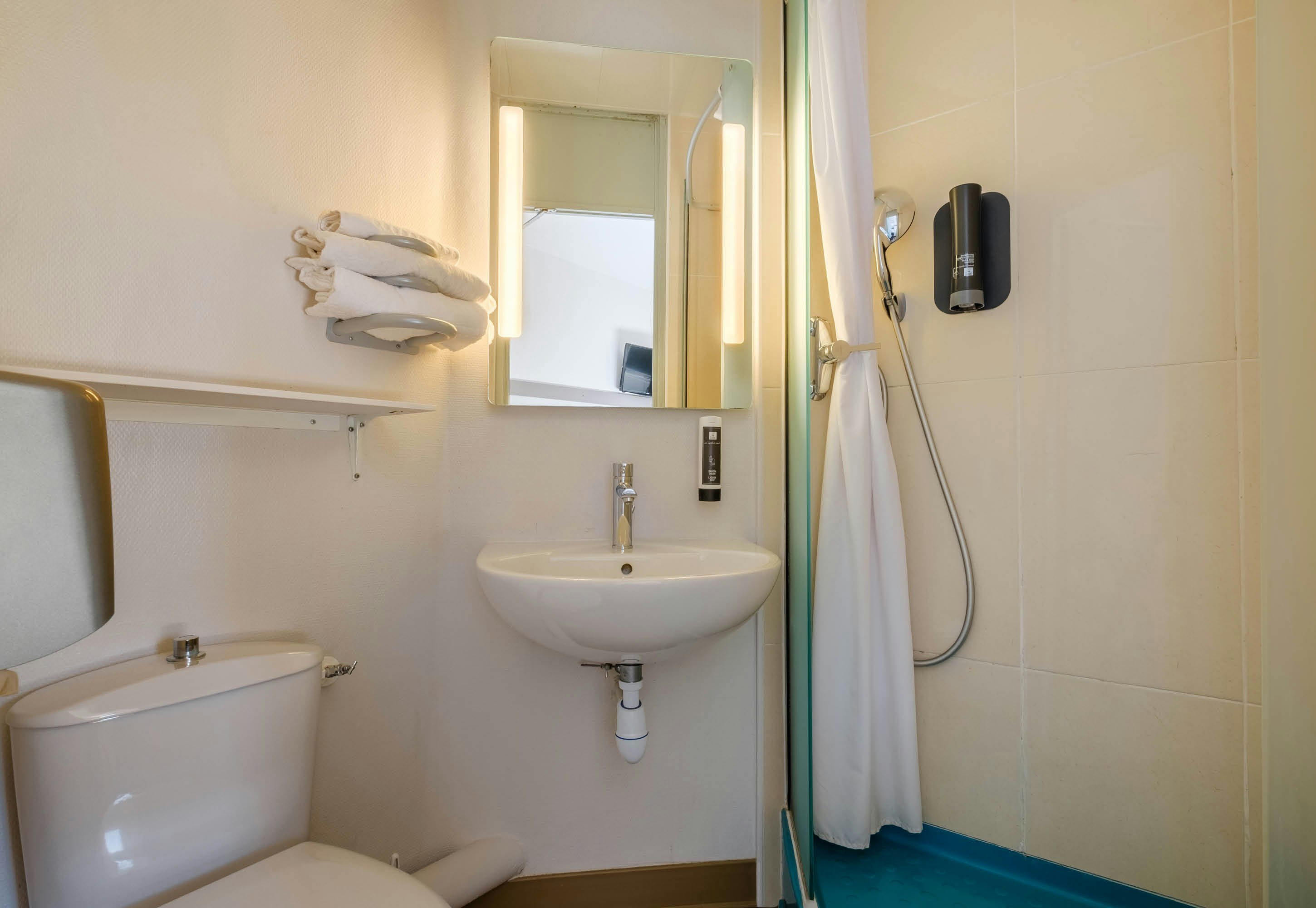 B&B Hotel Villeneuve Loubet Plage 36/36