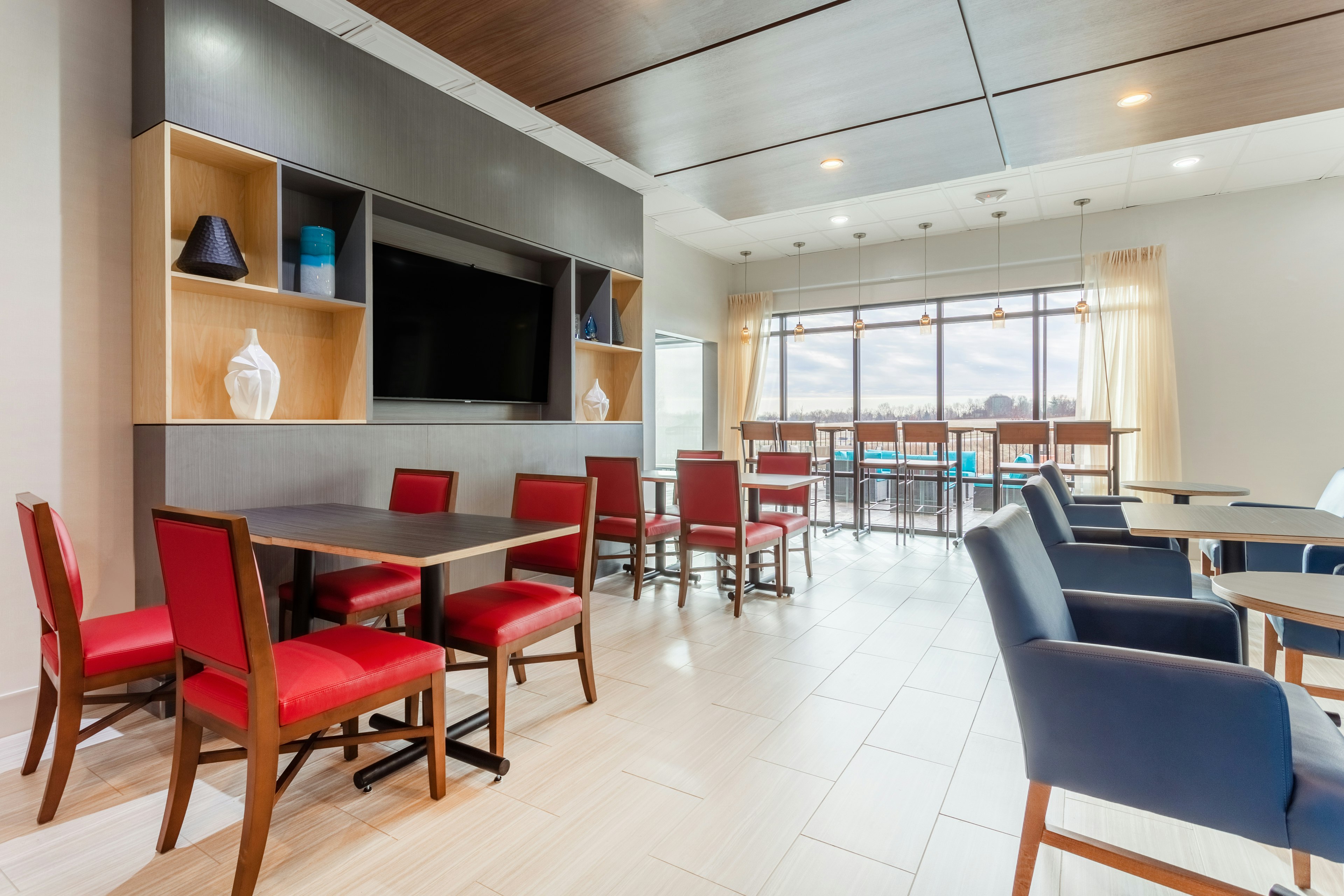 Holiday Inn Express Kearney 37/48