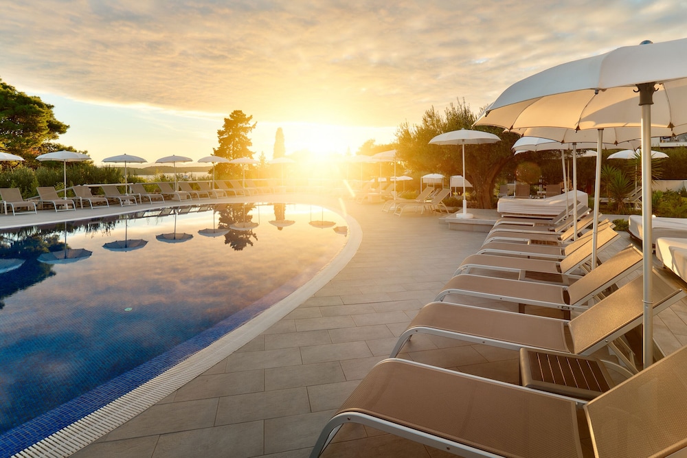 Pharos, Hvar Bayhill Hotel 69/76