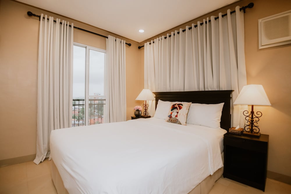 3 BEDROOMS, PREMIER, APARTMENT