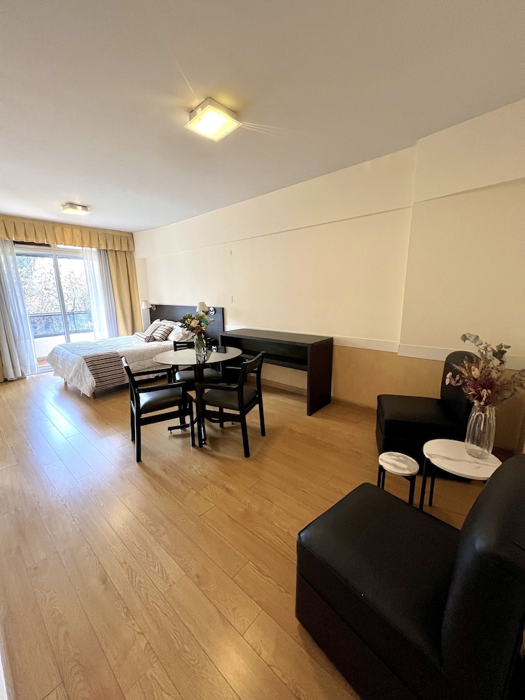 Golf Tower Suites Apartments 52/64