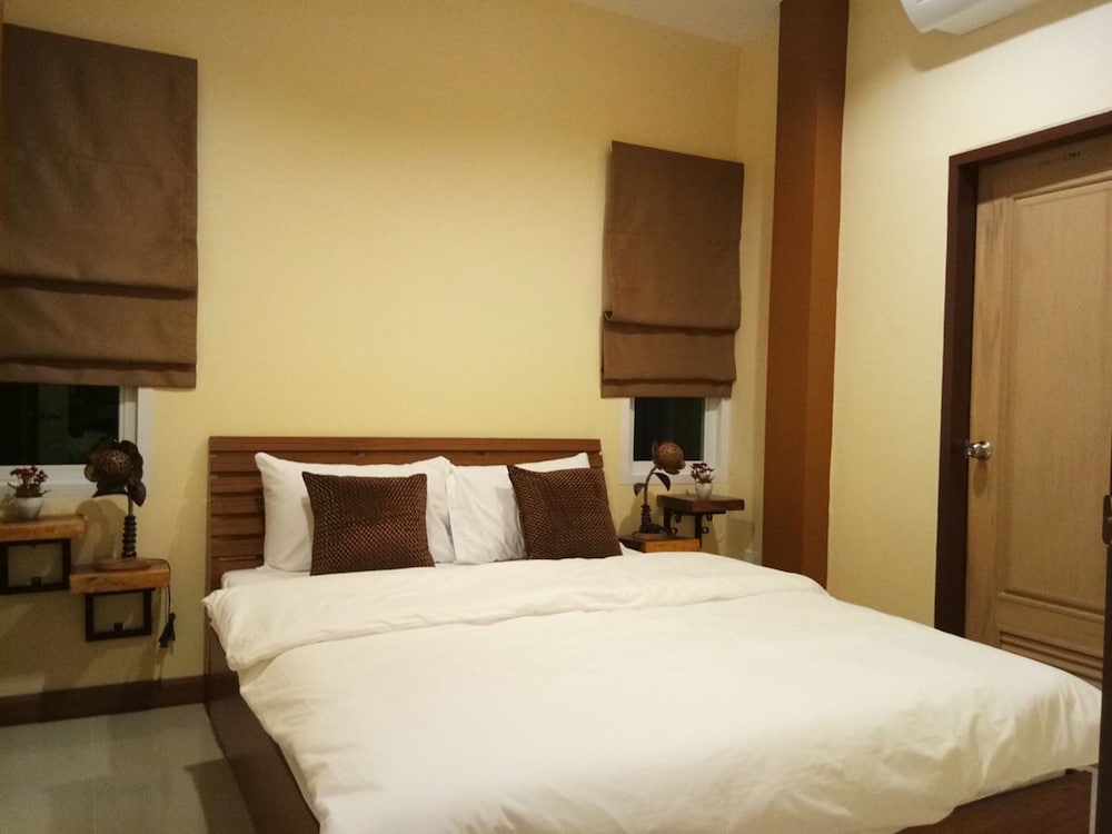 Baan Sooksiri Bangsaray 28/58