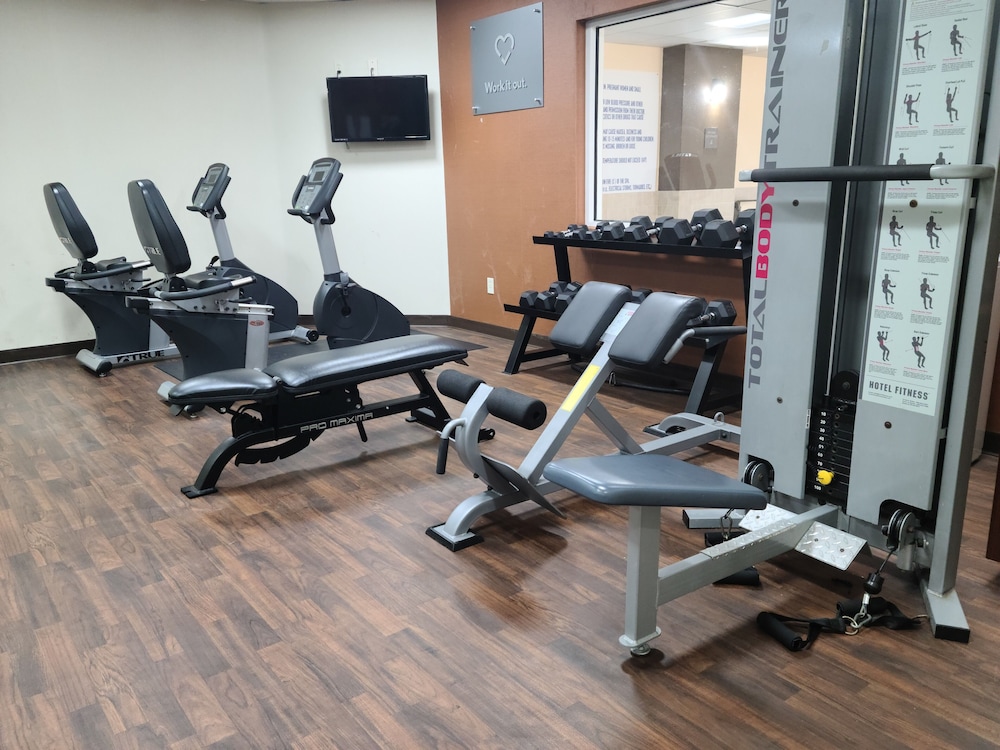Comfort Suites Forsyth Near I-75 25/49