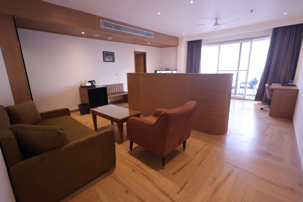 Ramada By Wyndham Mussoorie Mall Road 29/48