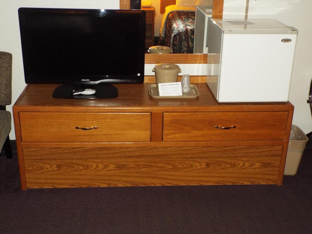 Fairbridge Inn Suites In Thorp Wi 25/47