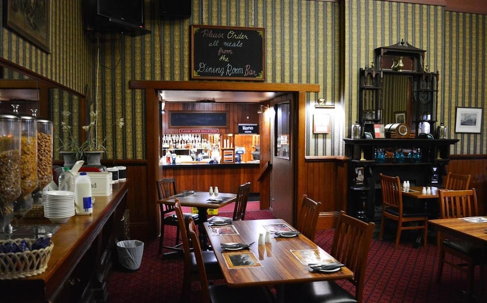 The Empire Hotel 24/35