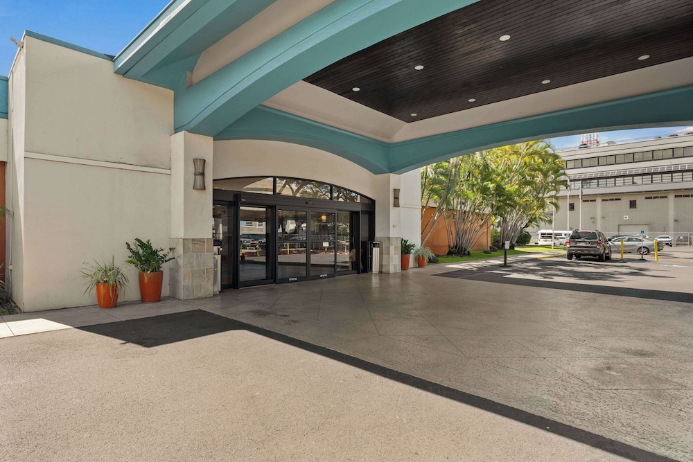 Airport Honolulu Hotel, Trademark Collection by Wyndham 53/63