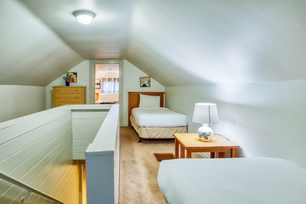 Inn at Haystack Rock 29/71