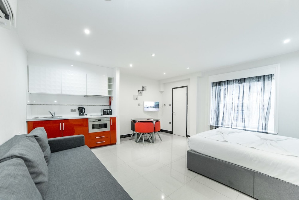 Imperial Court Suites 15/59