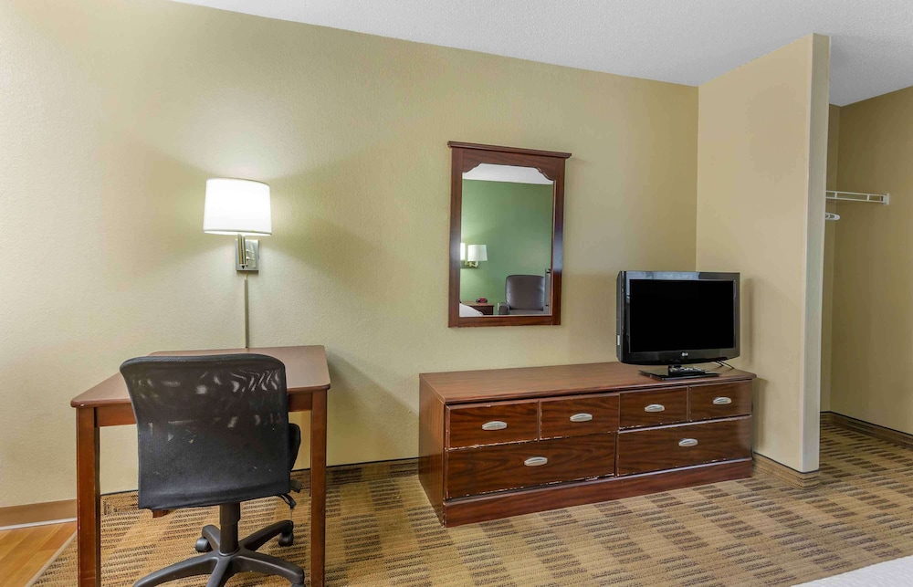 Extended Stay America - Greensboro-Wendover Ave-Big Tree Way 41/54