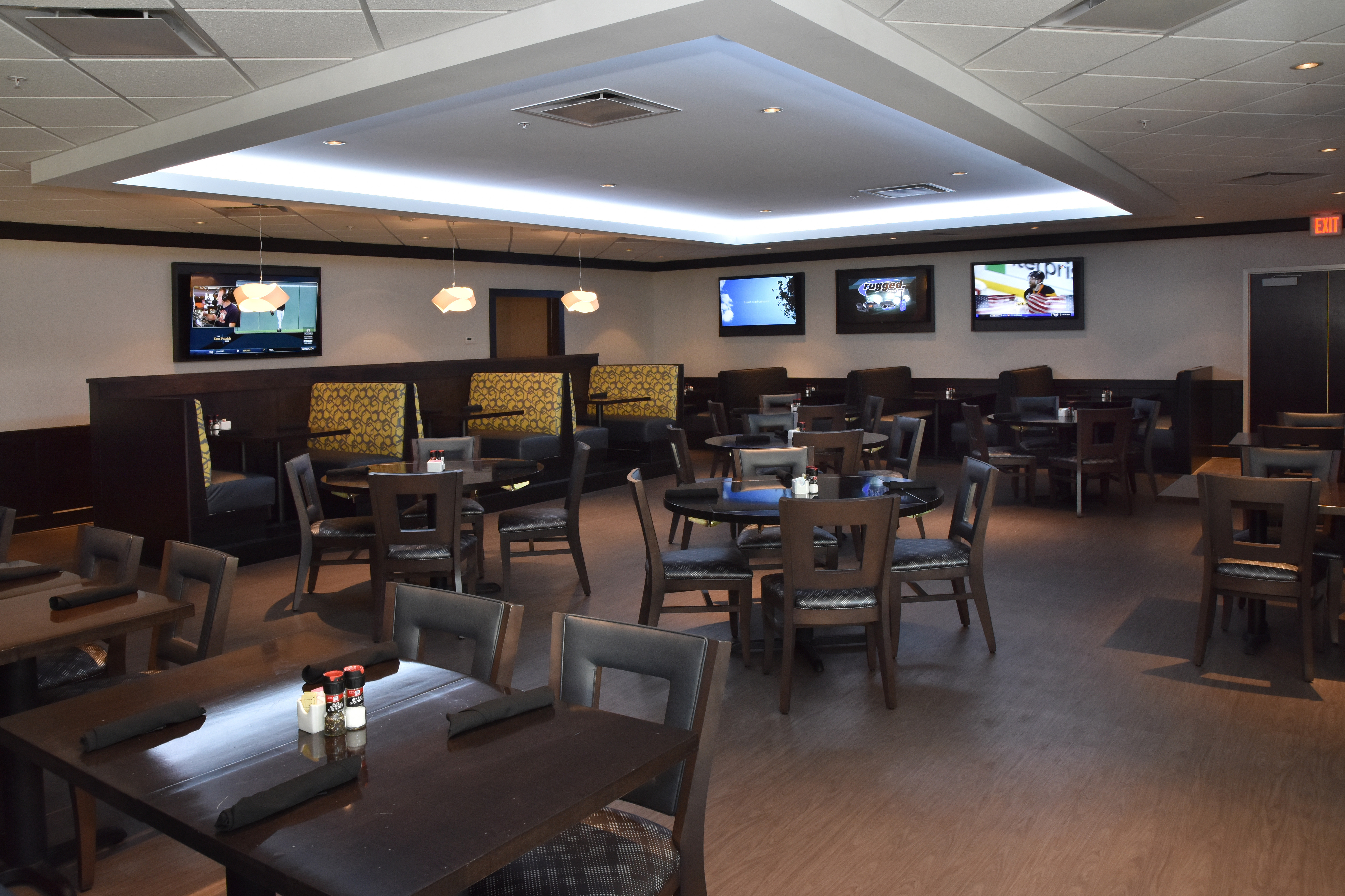Holiday Inn Canton (Belden Village) 55/72