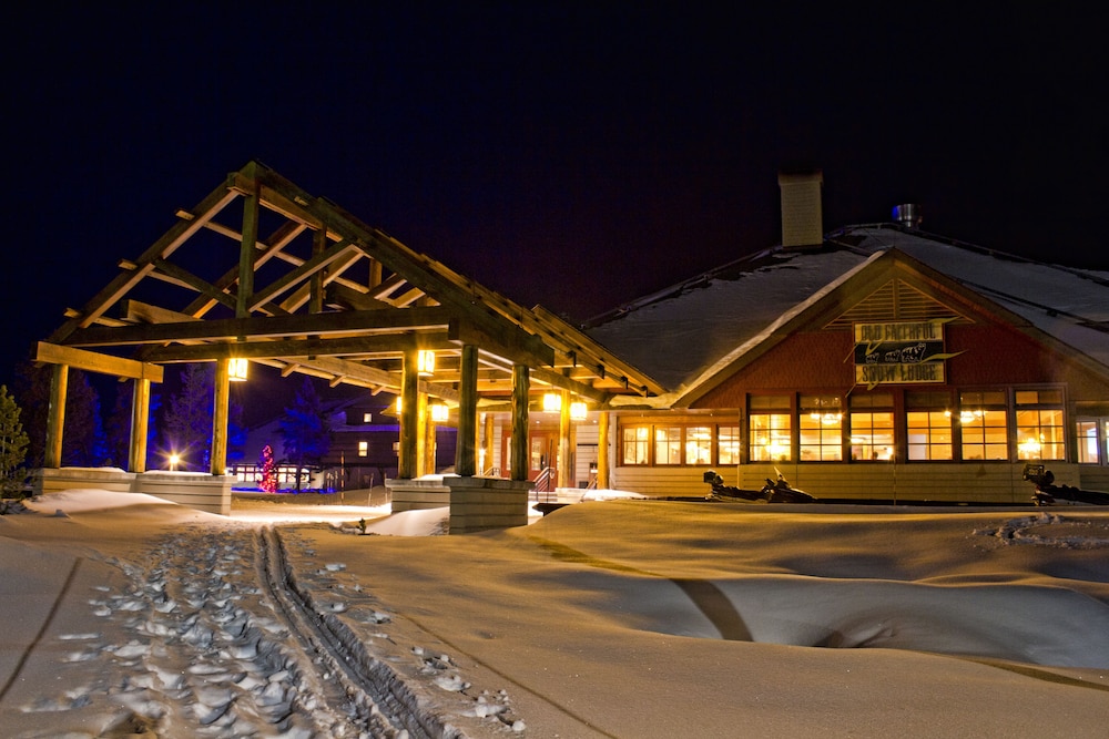 Old Faithful Snow Lodge & Cabins 8/37