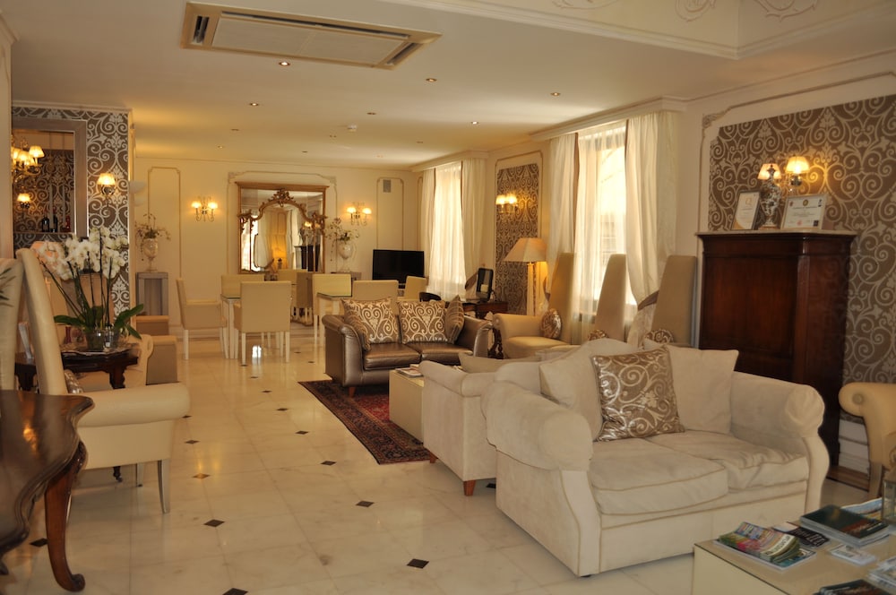 Hotel Jolanda 30/50