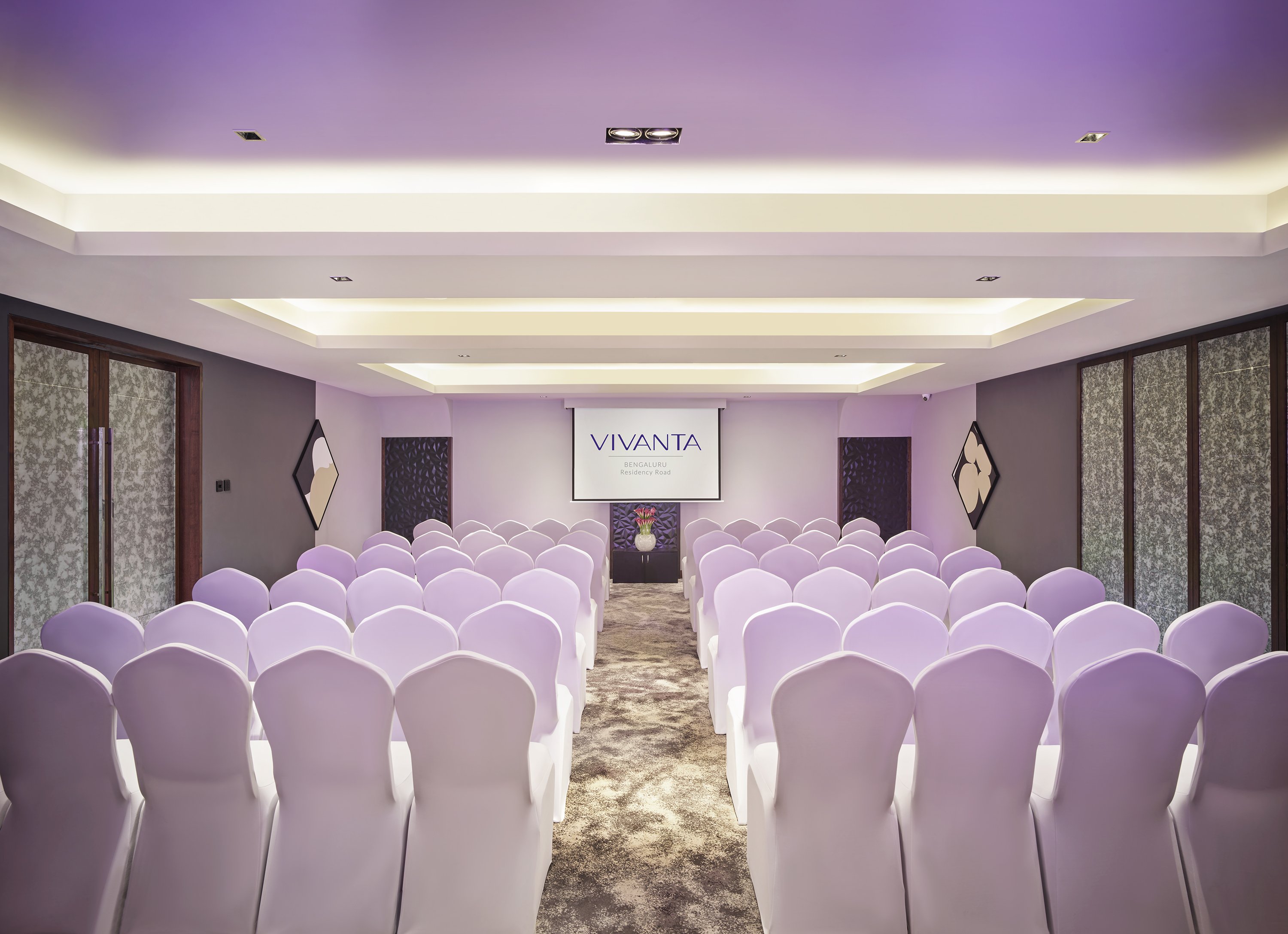 Vivanta Bengaluru Residency Road 70/77
