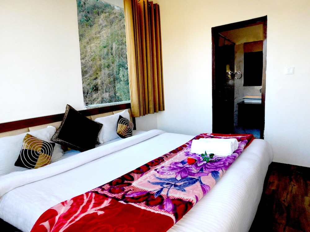 Oyo 12944 Hotel Crystal Palace 9/22