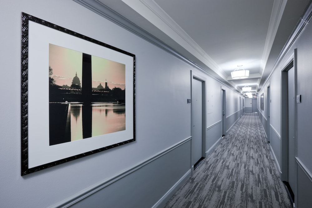 State Plaza Hotel 28/47