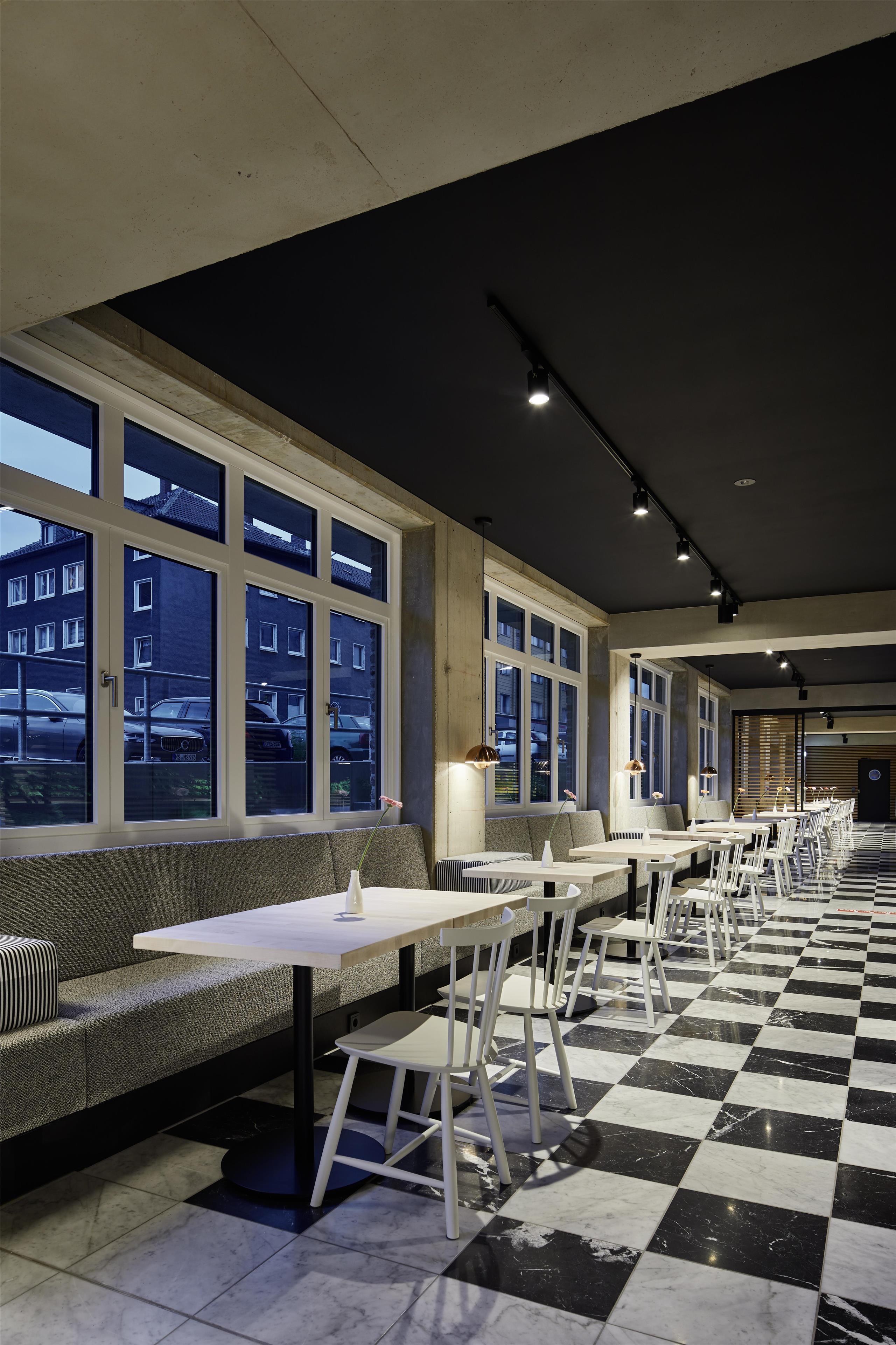 Flowers Hotel Essen 37/62