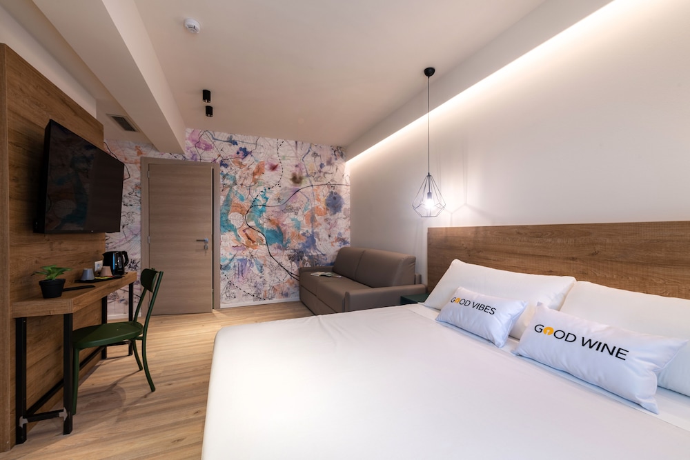 Hotel Catignano 15/50